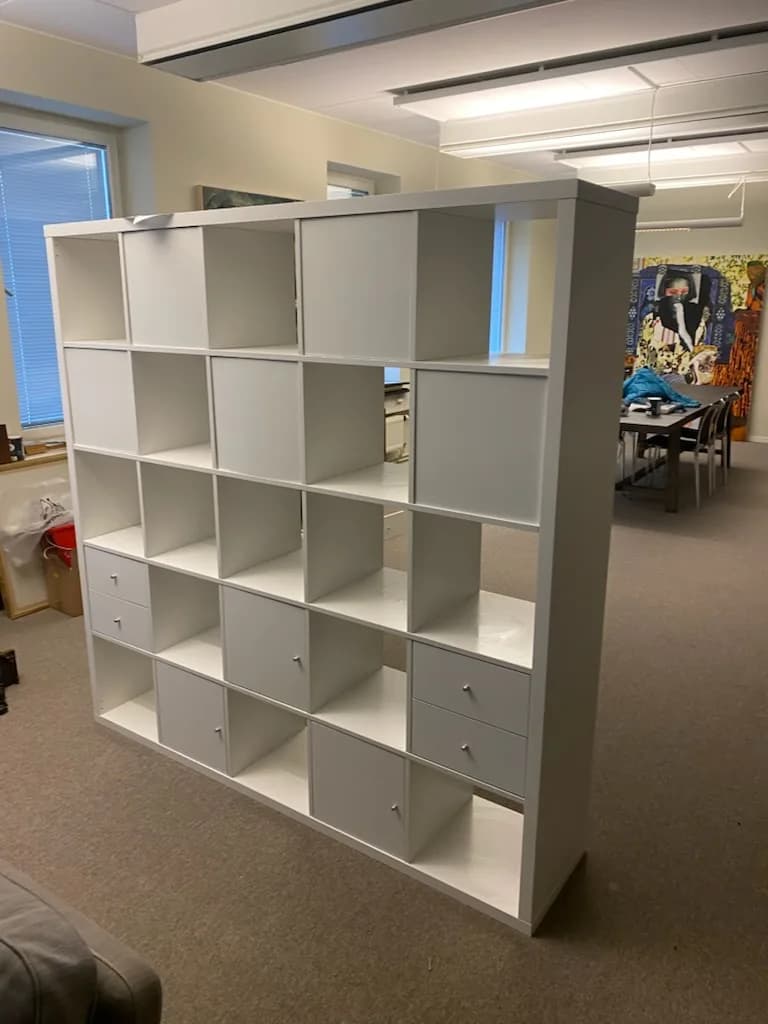 Boxhylla före och efter styling – före