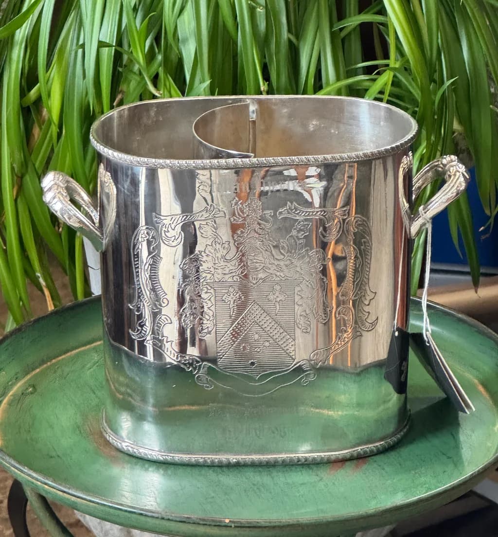 Härlig vinkyl, från Int. Silver Company