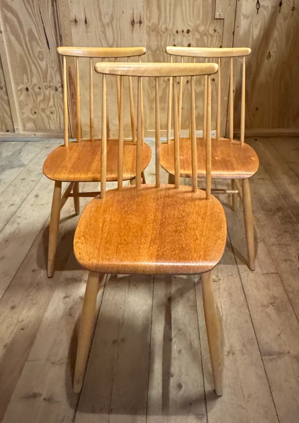 3 fina stolar i teak
