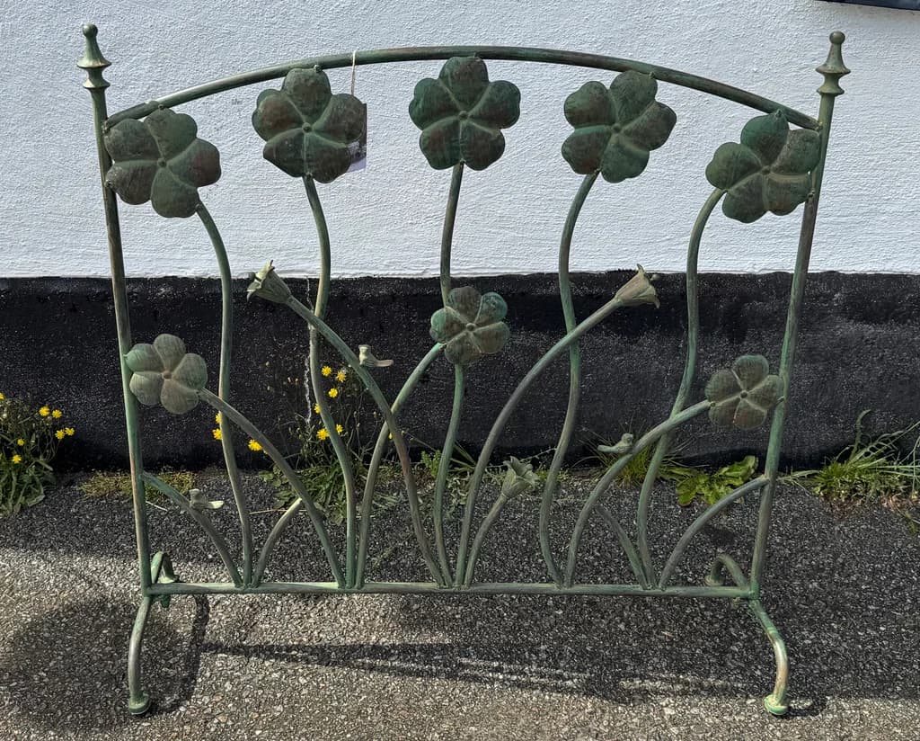 Vacker skärm i grön-patinerad metall, Danmark
