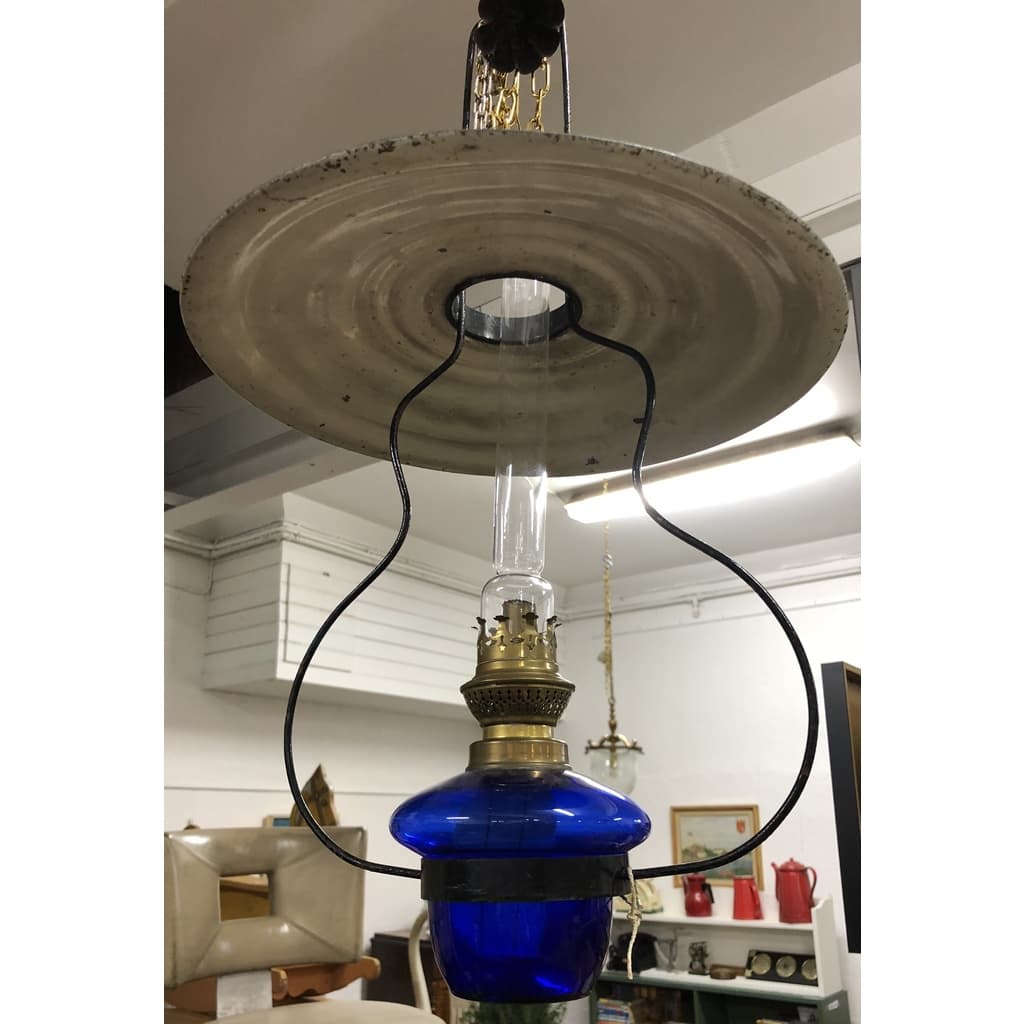 Läcker fotogen taklampa med blått glas