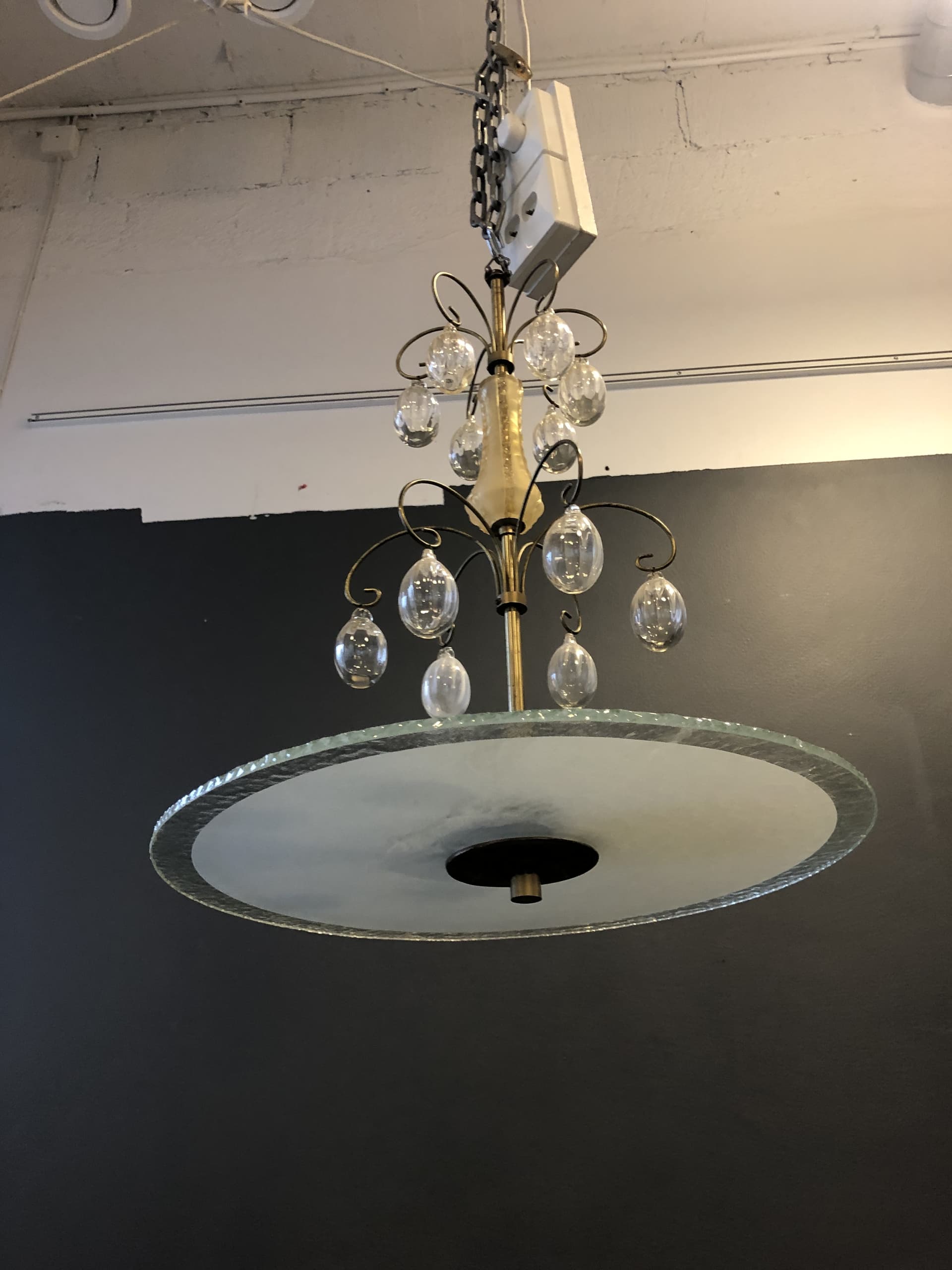 Trevlig äldre plafond. ( el-renoverad )