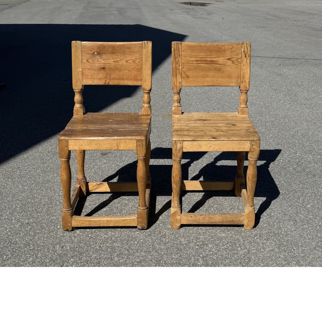 2 antika allmogestolar, tidigt 1800-tal