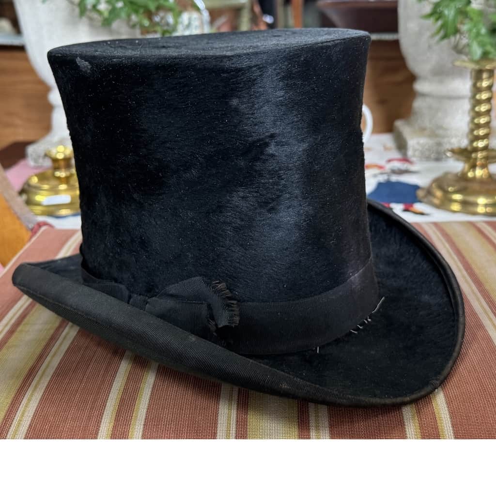Storm / top hatt med ask , London, England – begagnad övrigt hos ReFurn Lidingö