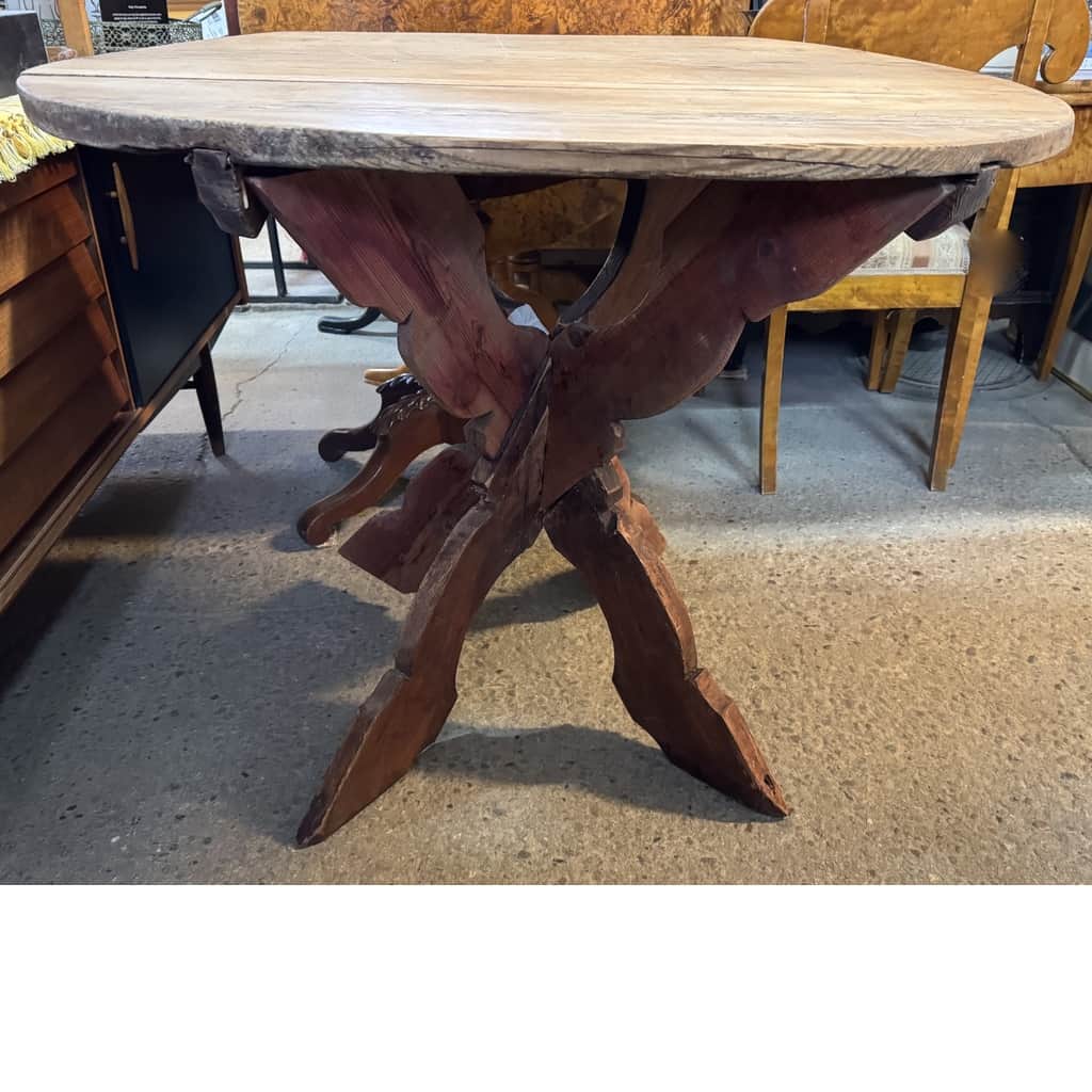 Läckert mindre bockbord / strålbord – begagnad bord & stolar hos ReFurn Lidingö