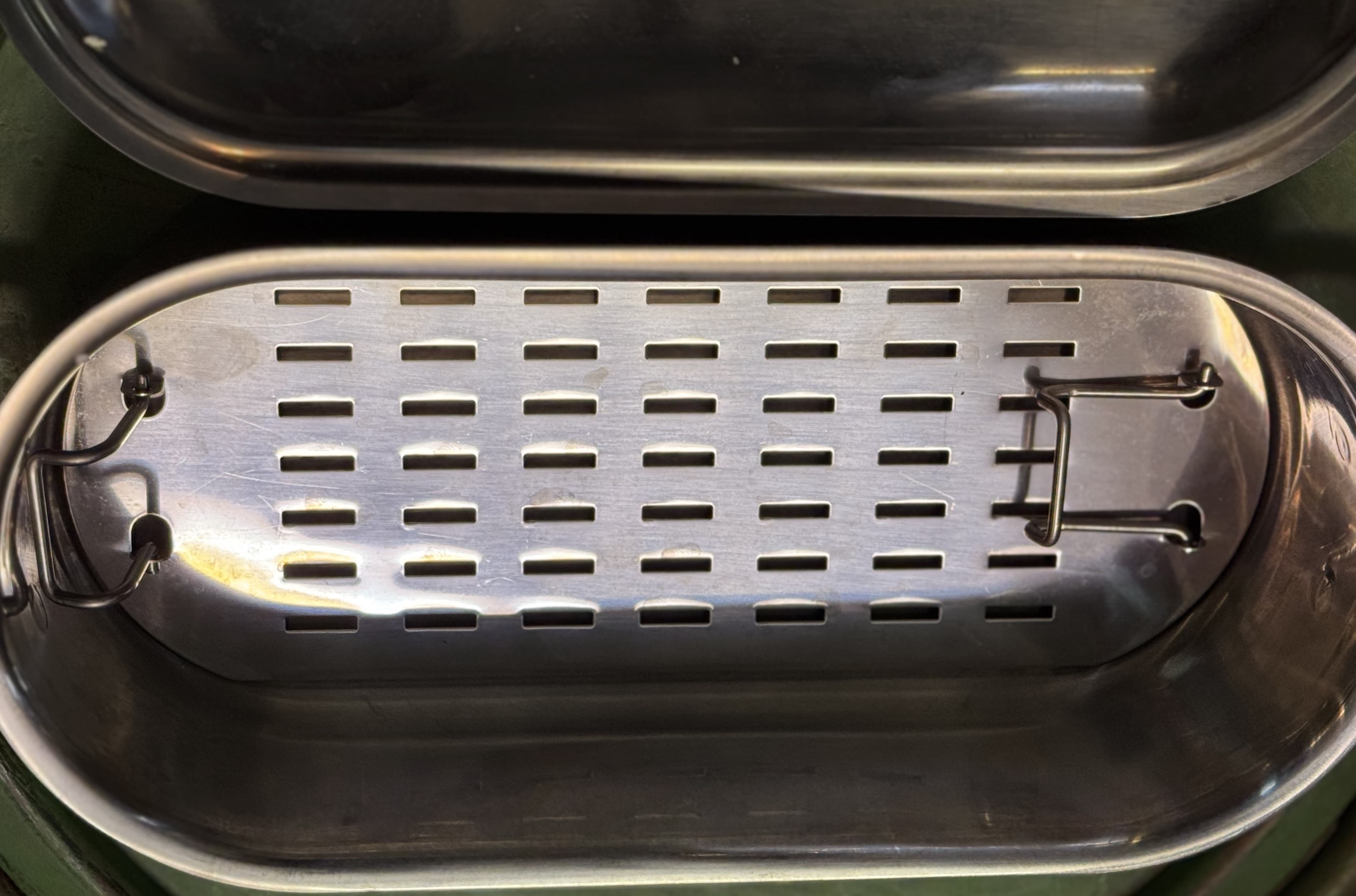 Vacker fiskgryta i koppar