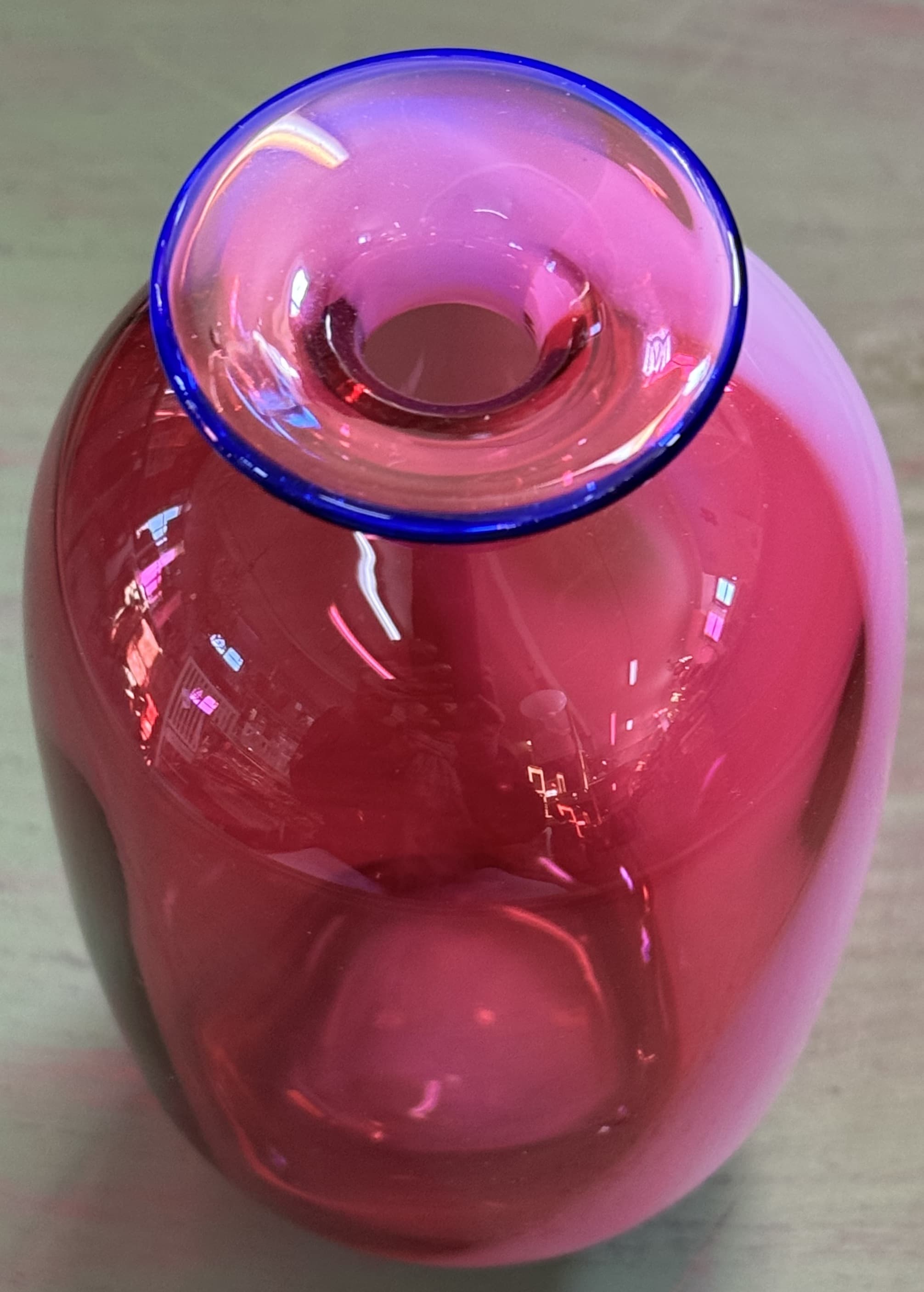 Vacker rosa vas, Transjö Hytta WRC