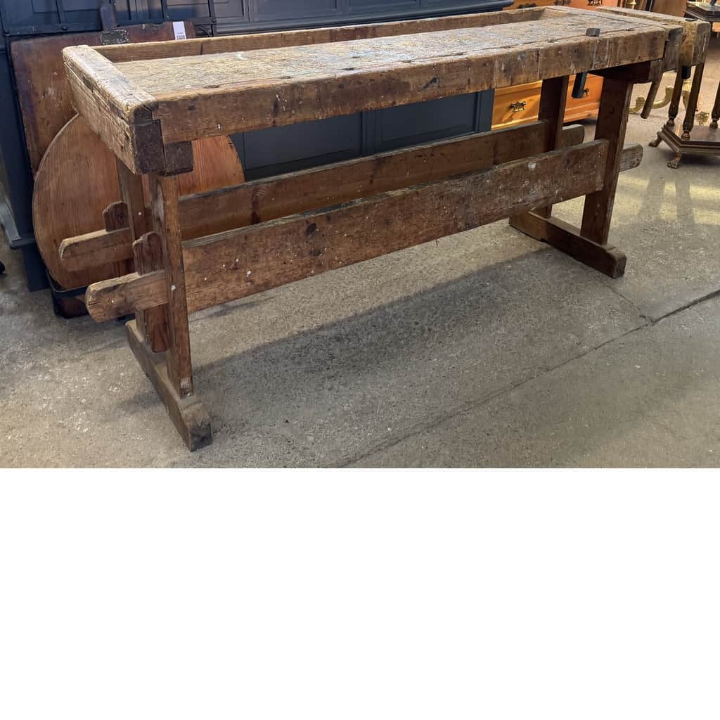 Underbar hyvelbänk/ snickarbänk – begagnad bord & stolar hos ReFurn Lidingö